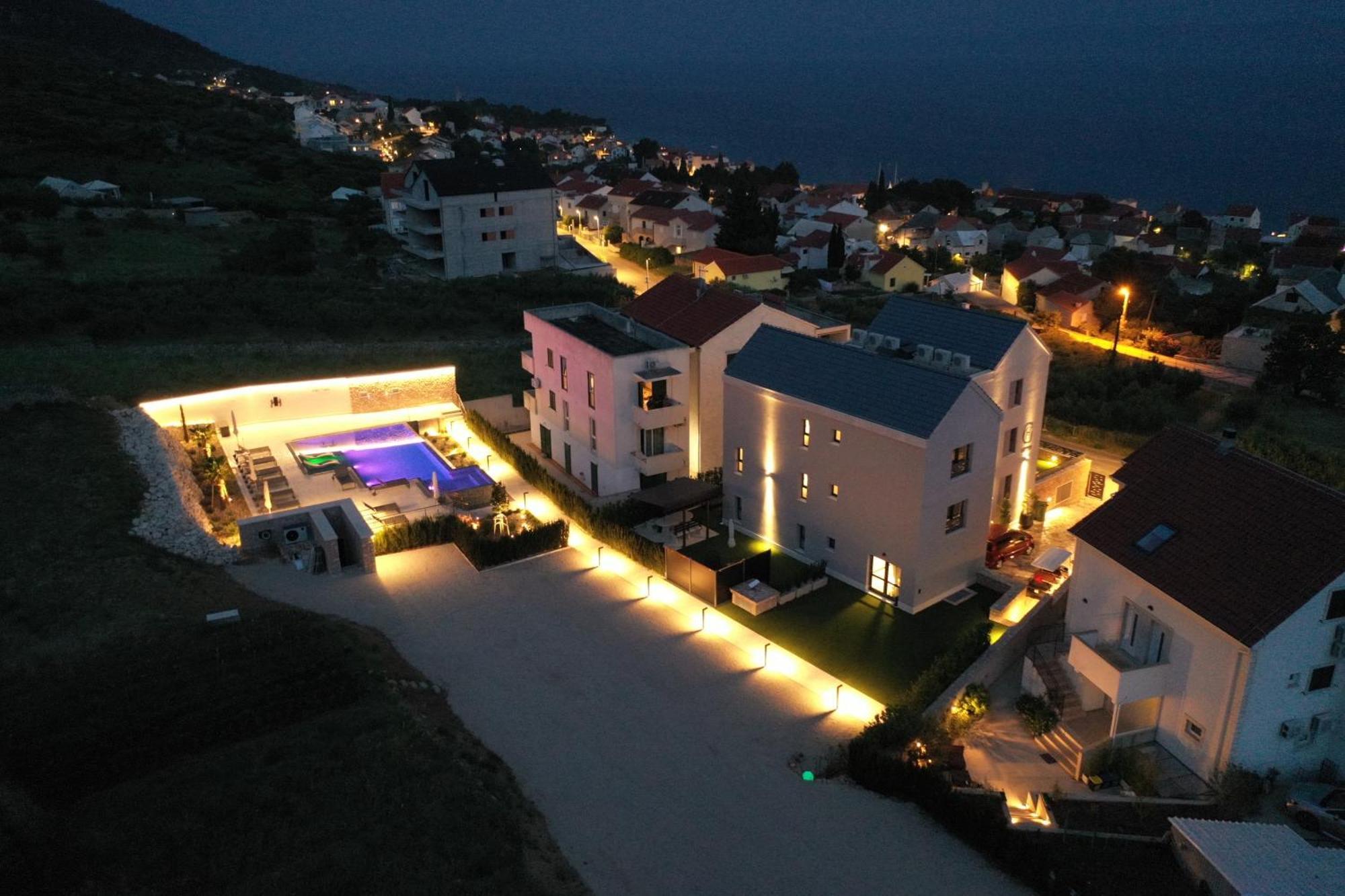 Ferienwohnung Grey House Bol Exterior foto